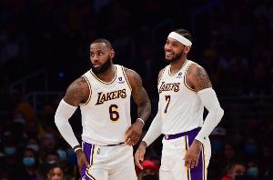 体育视频直播-安东尼入选名人堂！詹姆斯：恭喜我的兄弟向你致敬